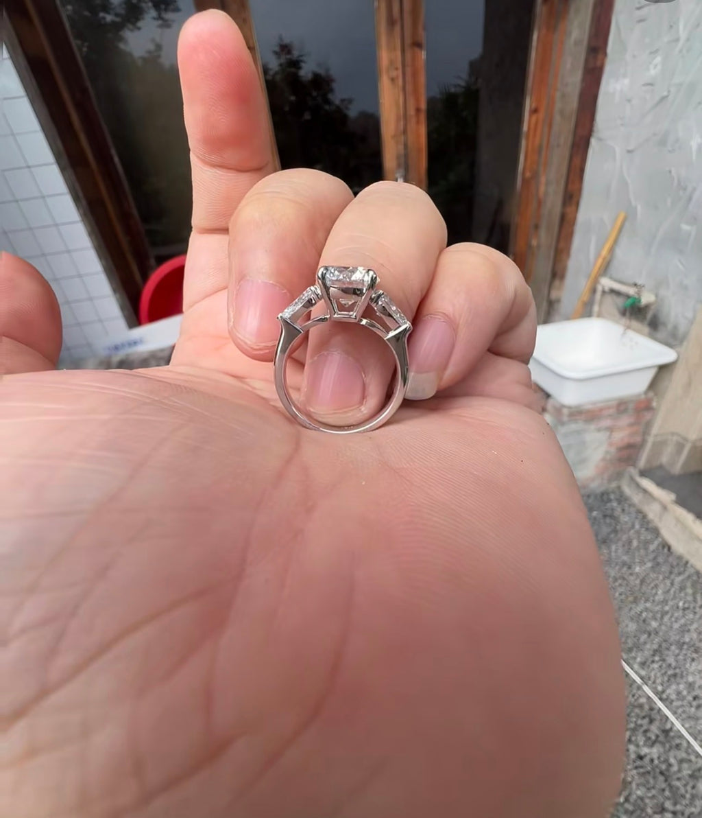 2.9ct Round Lab Grown Diamond Ring with IGI Certificate